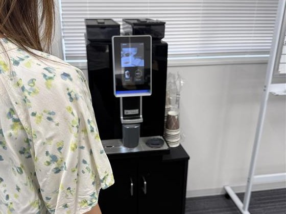 挽きたてのコーヒーが無料で飲み放題